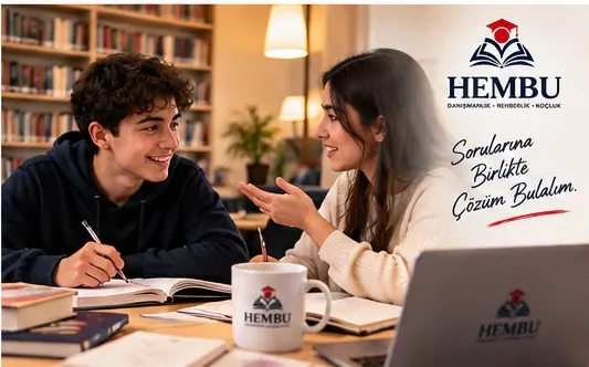 Birlikte ders çalışan iki öğrenci